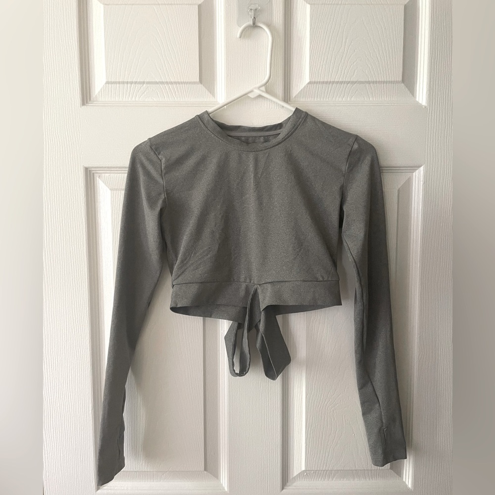 Amazon: Cropped, Grey, Long Sleeve Athletic Top